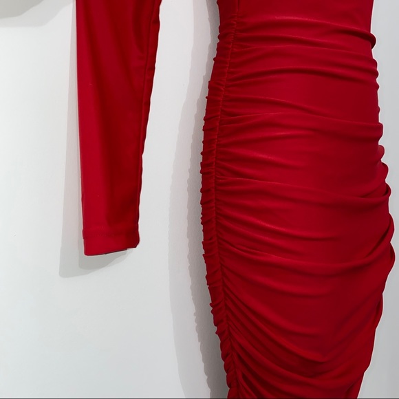 Move Over Off the Shoulder Body-Con Dress - Picture 6 of 7